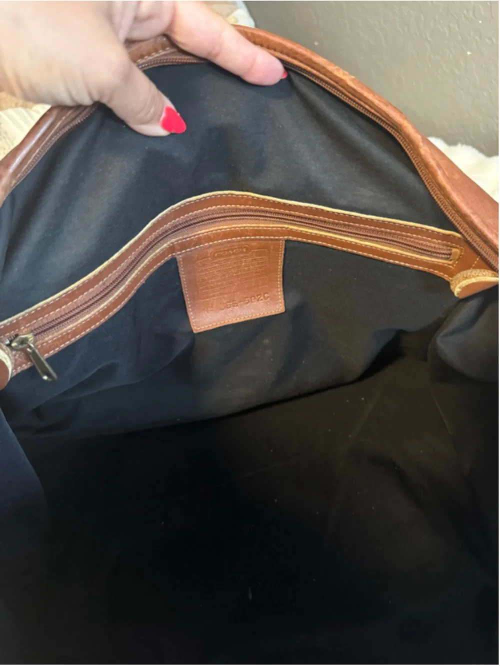 Preowned , vintage 1990s Coach British Tan leather cabin duffle bag